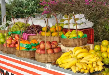 Clima ruim puxa escalada de preços das frutas no país