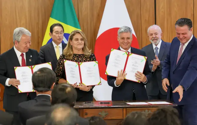 Brasil e Japão assinam memorando de cooperação para recuperação de áreas degradadas
